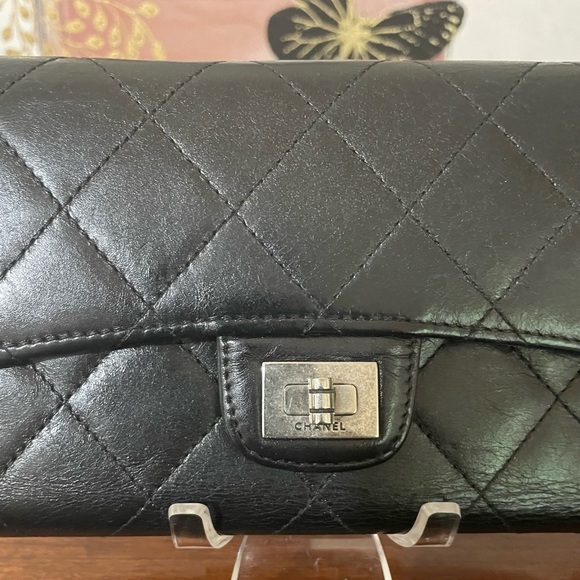 Chanel Aged 2.55 Reissue Long Flap Wallet Matelasse Aged Calfskin. EUC 🌟 - Picture 11 of 16